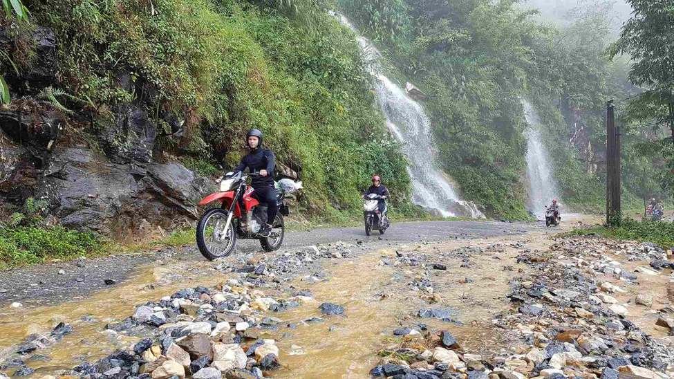 5 reasons to travel by a motorbike in Vietnam