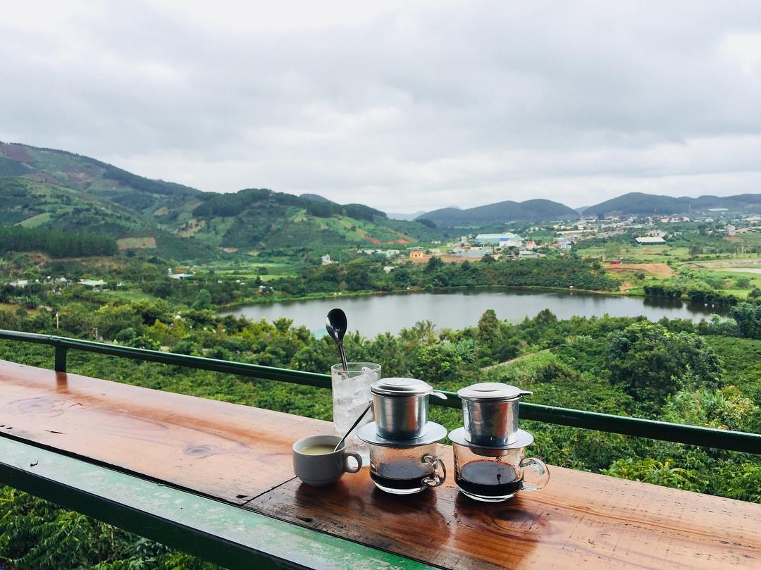 from-the-top-of-me-linh-garden-coffee-you-can-inhale-really-fresh-air