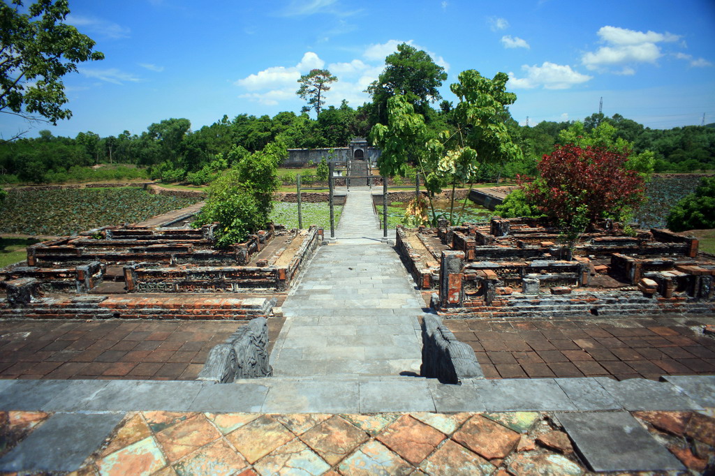 thieu-tri-tomb-is-a-world-heritage-saigon-riders