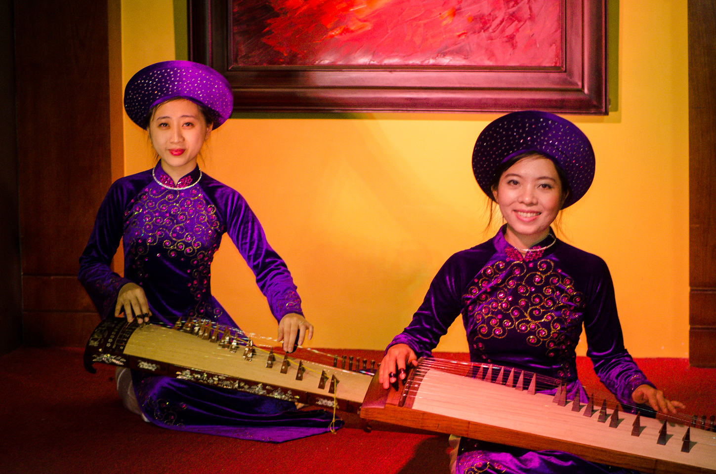 vietnamese-folk-music-is-performed-by-local-artists-saigon-riders