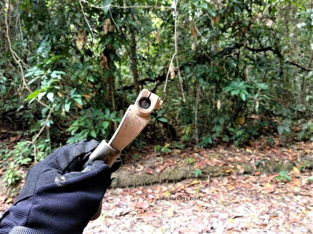 broken shift lever, Vietnam motorcycle tour