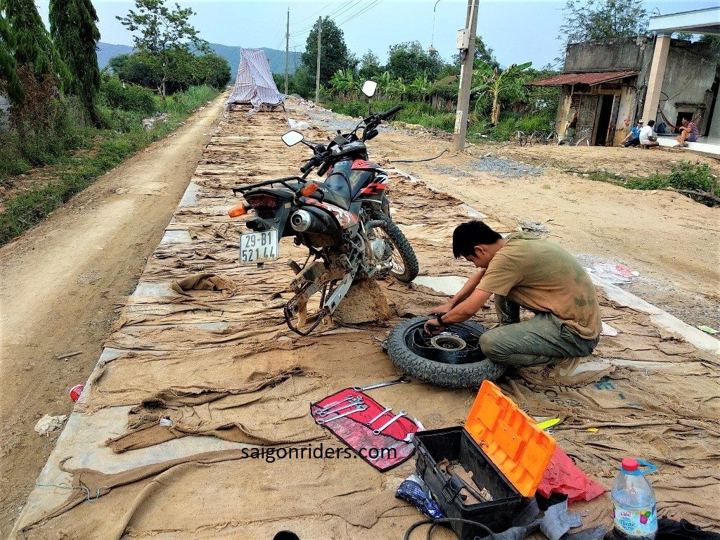 flat tire, vietnam motorcycle tour